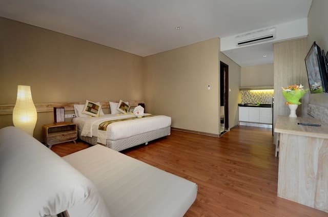 Premier Room (Pool or Garden View)