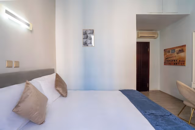 Economy Room