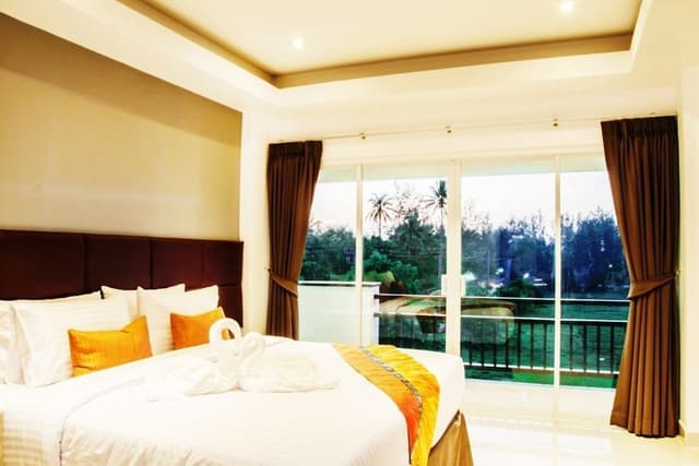 Deluxe Room, Pool View
