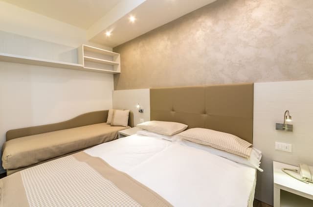 Room (Prestige)