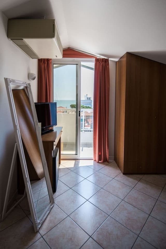 Family Room, Sea View