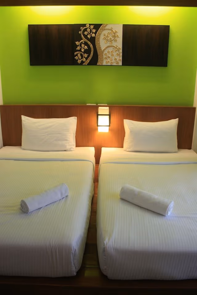 Standard Twin Room