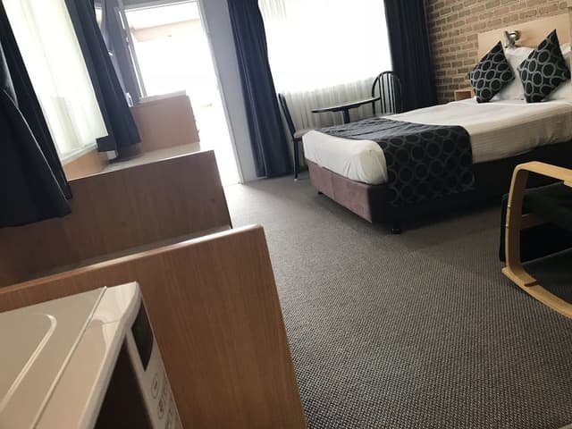 Budget Room (Next to Highway)