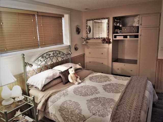 Standard Room, 1 Queen Bed, Garden View