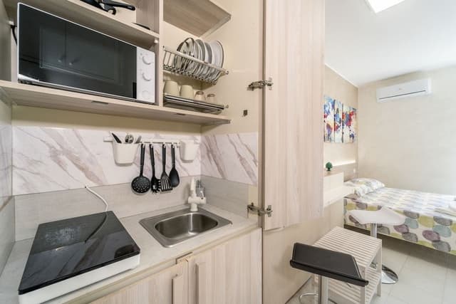 Comfort Room, 1 Bedroom, City View