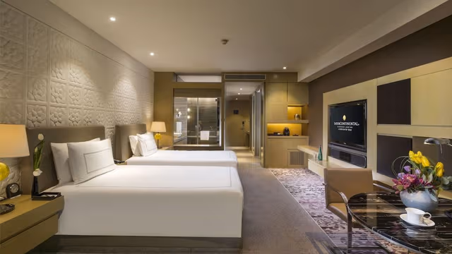 Classic Room, 1 King Bed (Lounge Access)