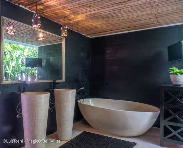 Luxury Villa, 3 Bedrooms, Lanai, Garden View