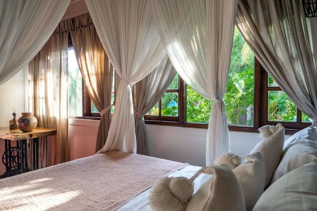 Family Villa, 4 Bedrooms, Courtyard View, Poolside