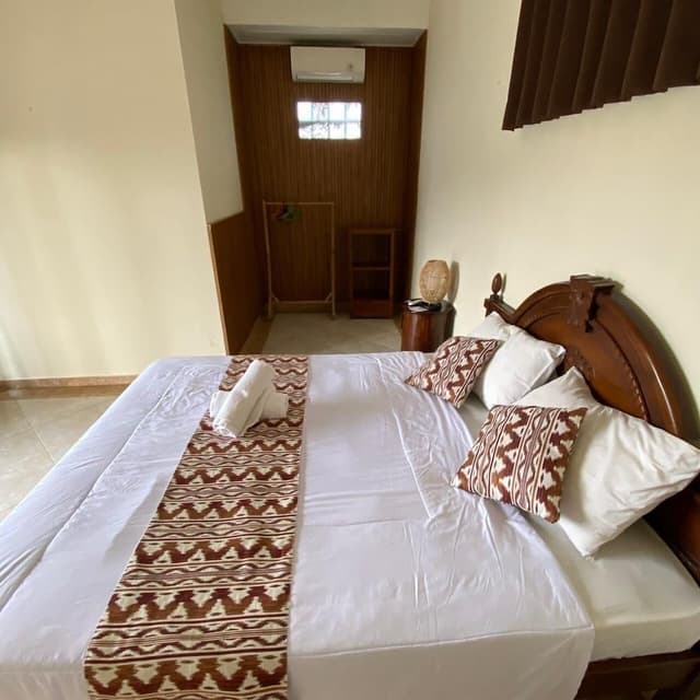 Family Room, 2 Bedrooms
