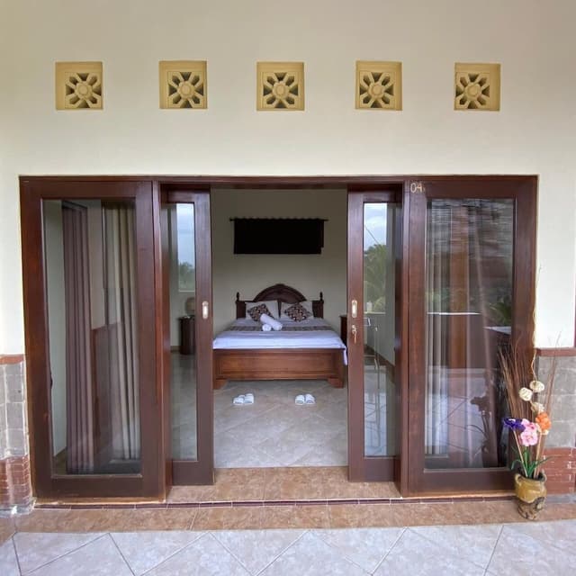 Family Room, 2 Bedrooms