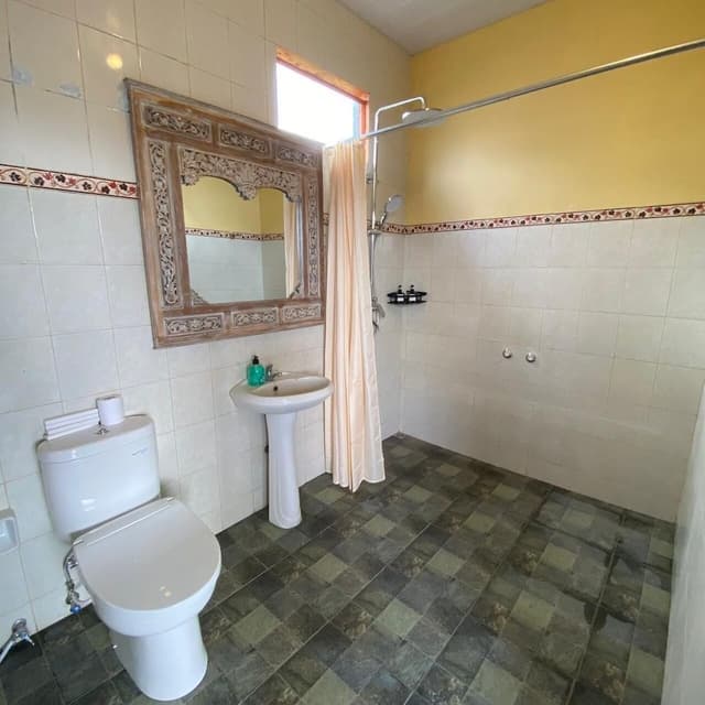 Family Room, 2 Bedrooms