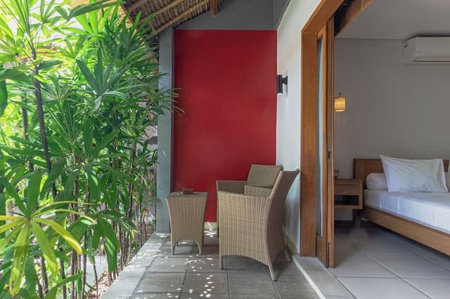 Deluxe Double Room, 1 King Bed, Terrace, Pool View