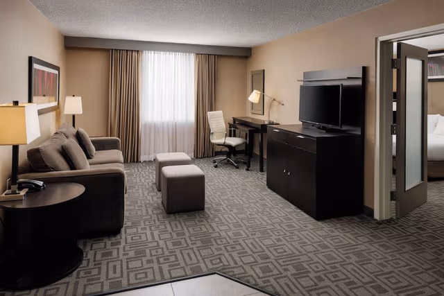 Executive Studio, Jetted Tub
