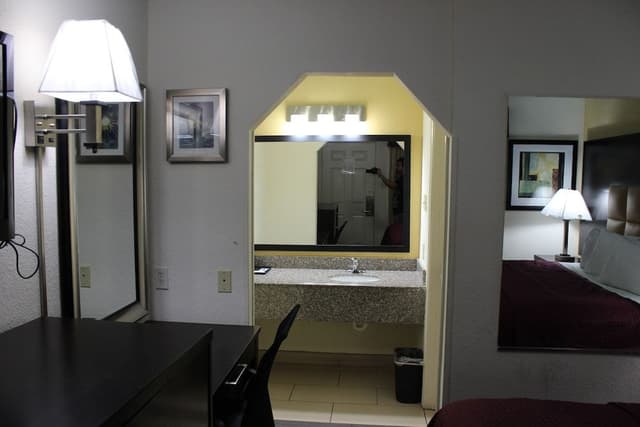 Deluxe Room, Non Smoking, Refrigerator & Microwave