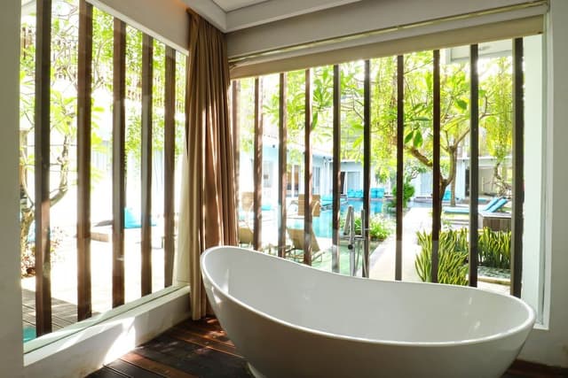 Honeymoon Suite