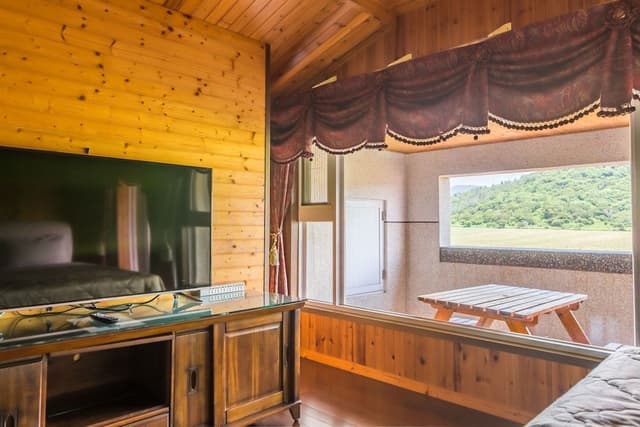 Deluxe Loft, Balcony, Mountain View