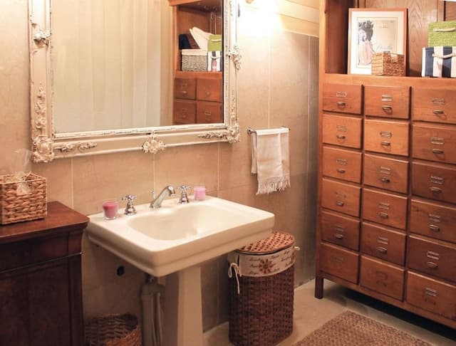 Double Room (Linda)