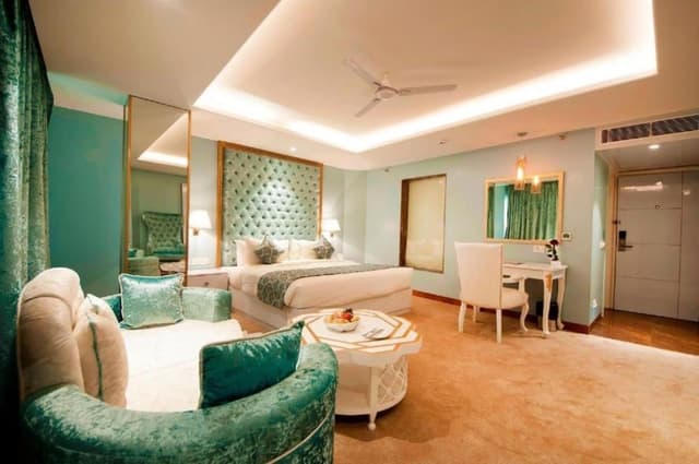 Suite Room with Airport Drop