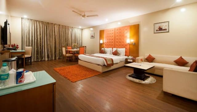 Suite Room with Airport Drop