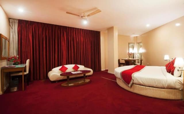 Suite Room with Airport Drop