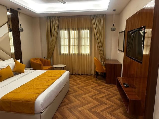 Deluxe Room with Airport Drop