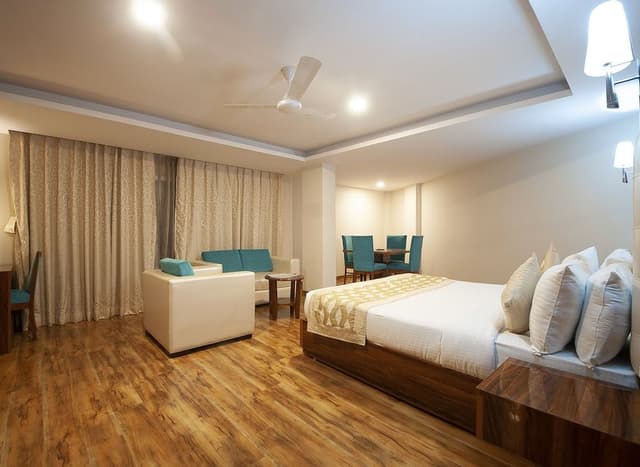 Suite Room with Airport Drop