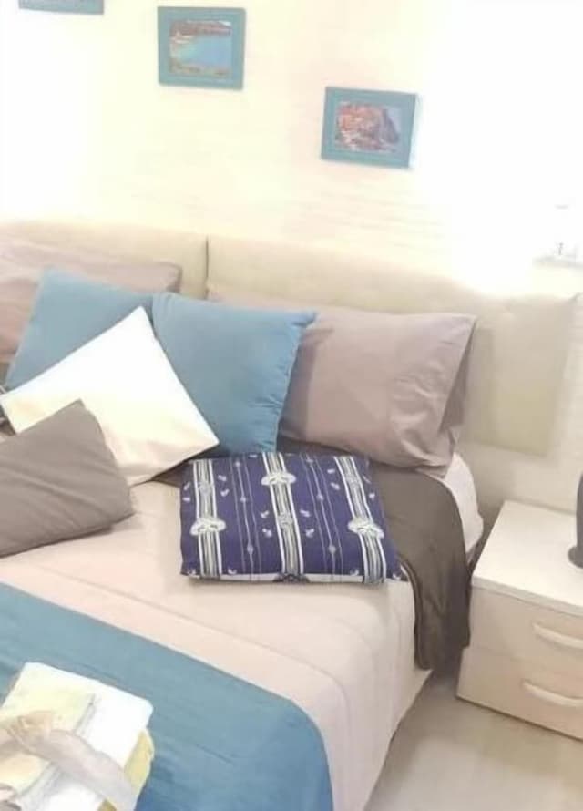 Basic Double Room, 1 Queen Bed