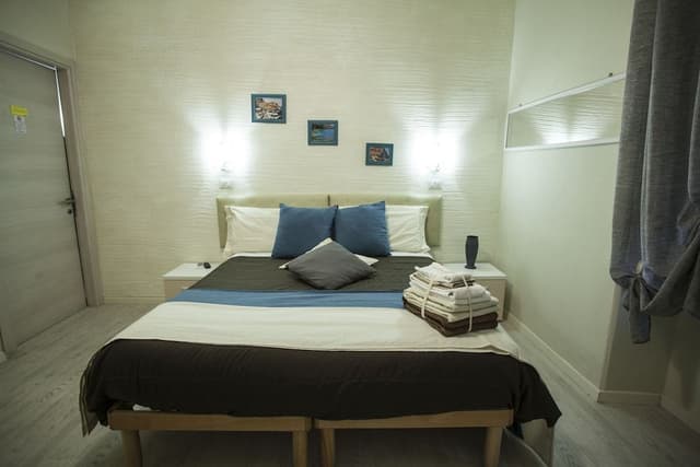 Basic Double Room, 1 Queen Bed