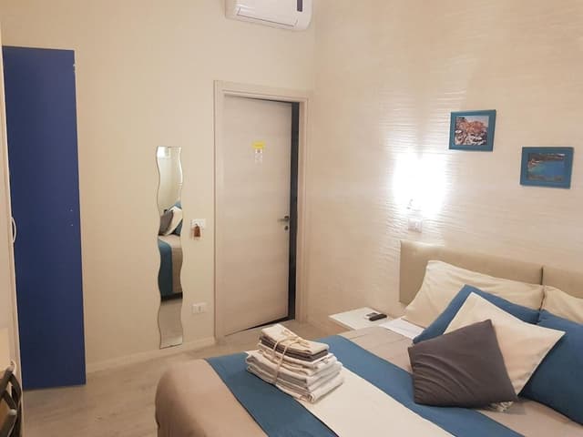 Basic Double Room, 1 Queen Bed