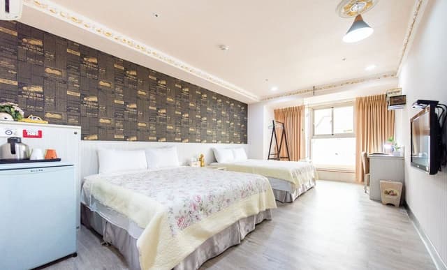 Double Room, Bathtub, City View