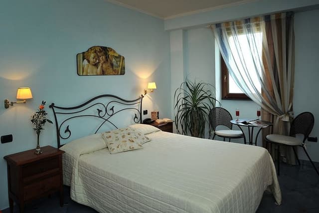 Room, Sea View