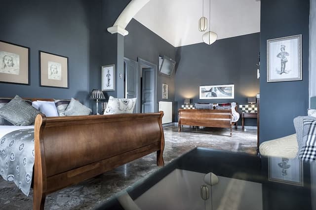 Suite, Balcony
