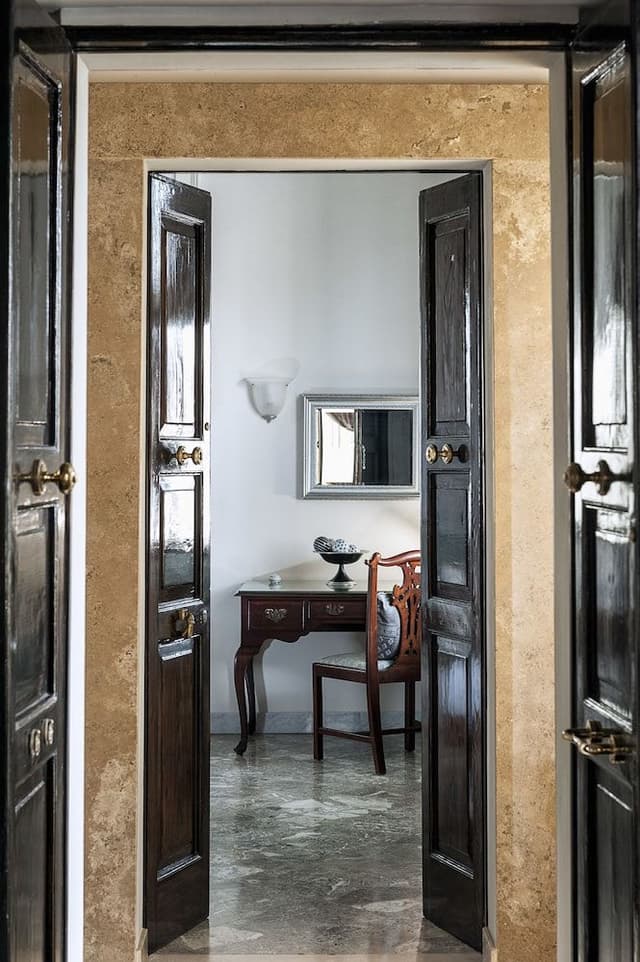 Suite, Balcony