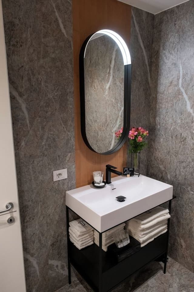Luxury Apartment, Hill View