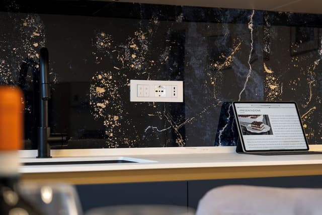 Luxury Apartment, Hill View