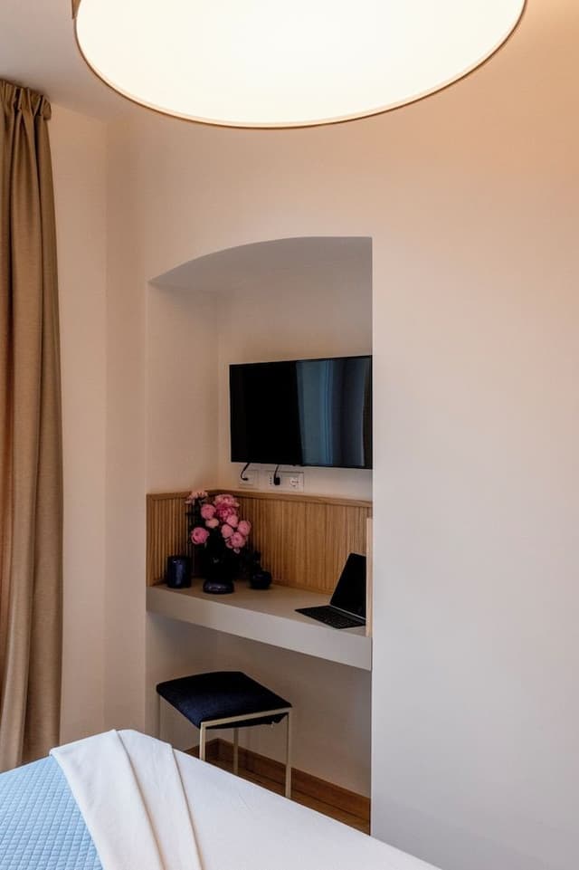 Luxury Apartment, Hill View