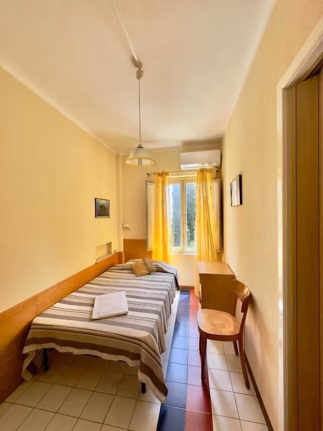 Single Room, Sea View