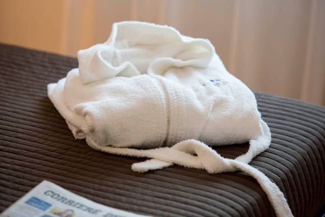 Deluxe Suite, Sea View (Free Beach Access)