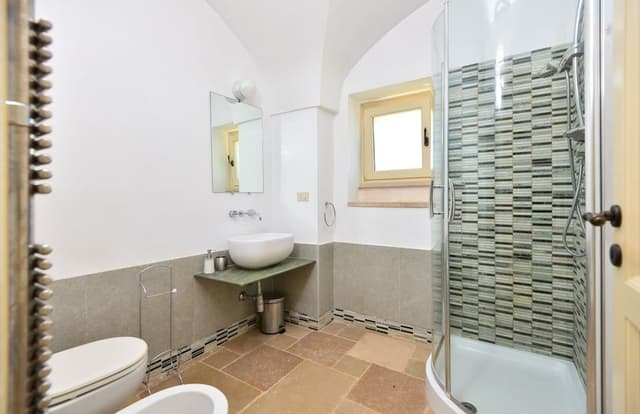 House, 5 Bedrooms
