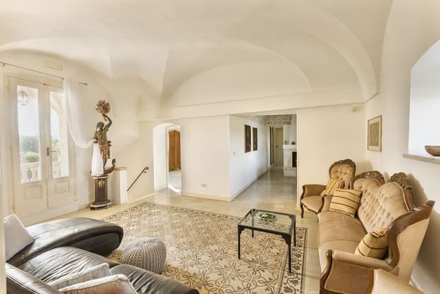 House, 5 Bedrooms