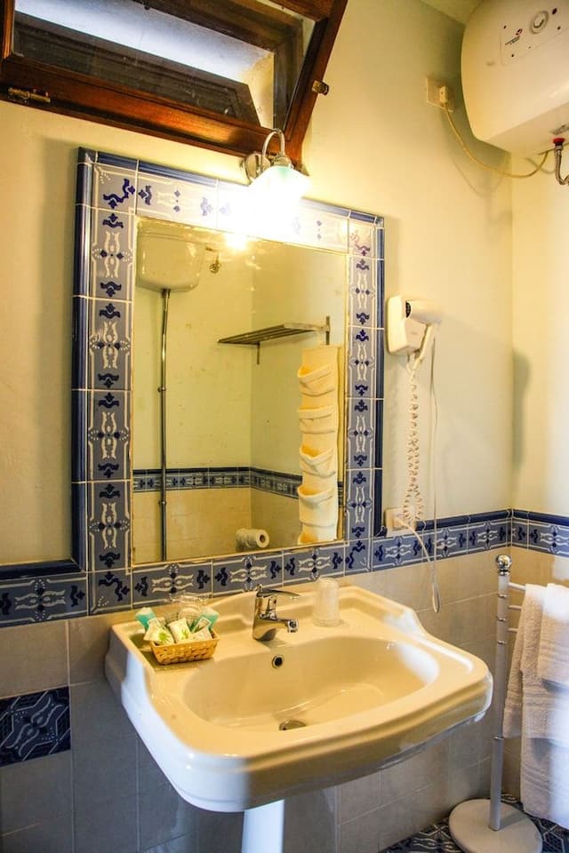 Double or Twin Room, Terrace, Partial Sea View