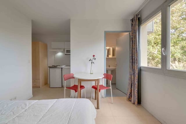 Studio, 2 Twin Beds