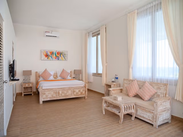 Luxury Double Room, 1 King Bed, Bathtub, Oceanfront