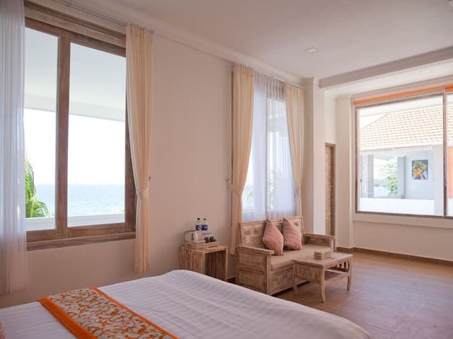 Luxury Double Room, 1 King Bed, Bathtub, Oceanfront