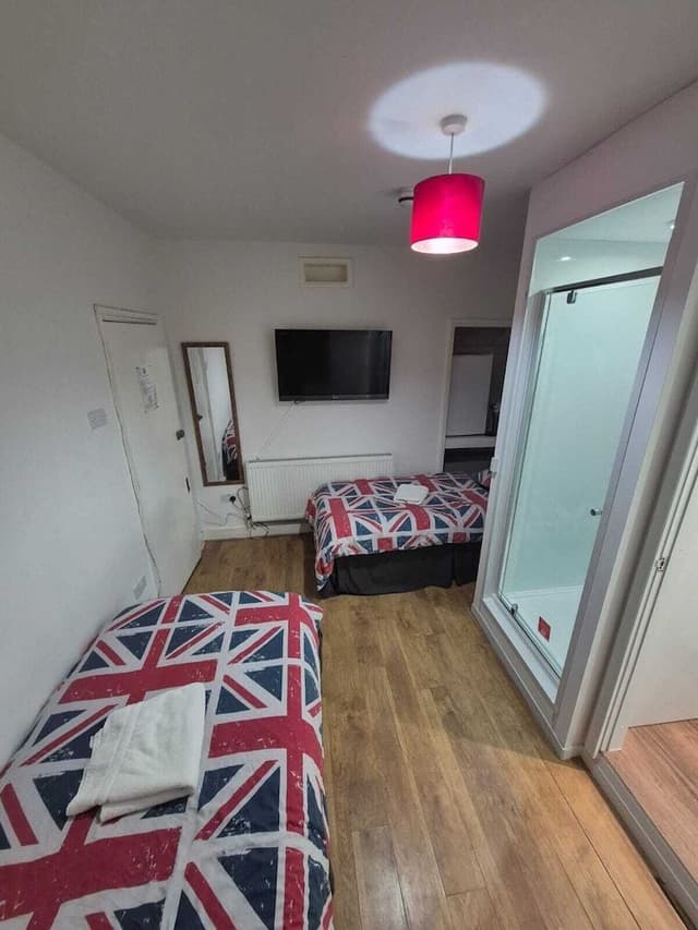Standard Twin Room, Ensuite