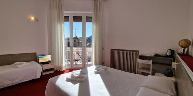 Deluxe Double or Twin Room, Lake View