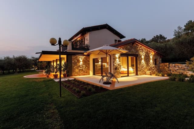 Luxury Studio Suite, Patio, Lake View (Accessible)