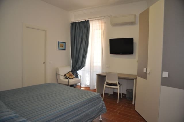 Classic Double Room Single Use, 1 Queen Bed, Garden View