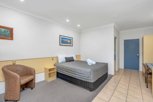 Standard Queen Room