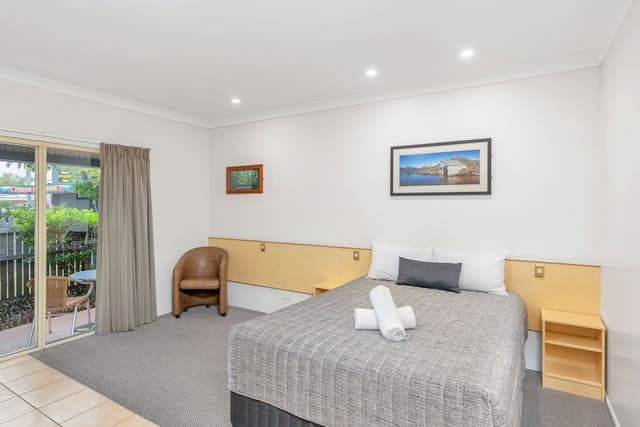 Standard Queen Room